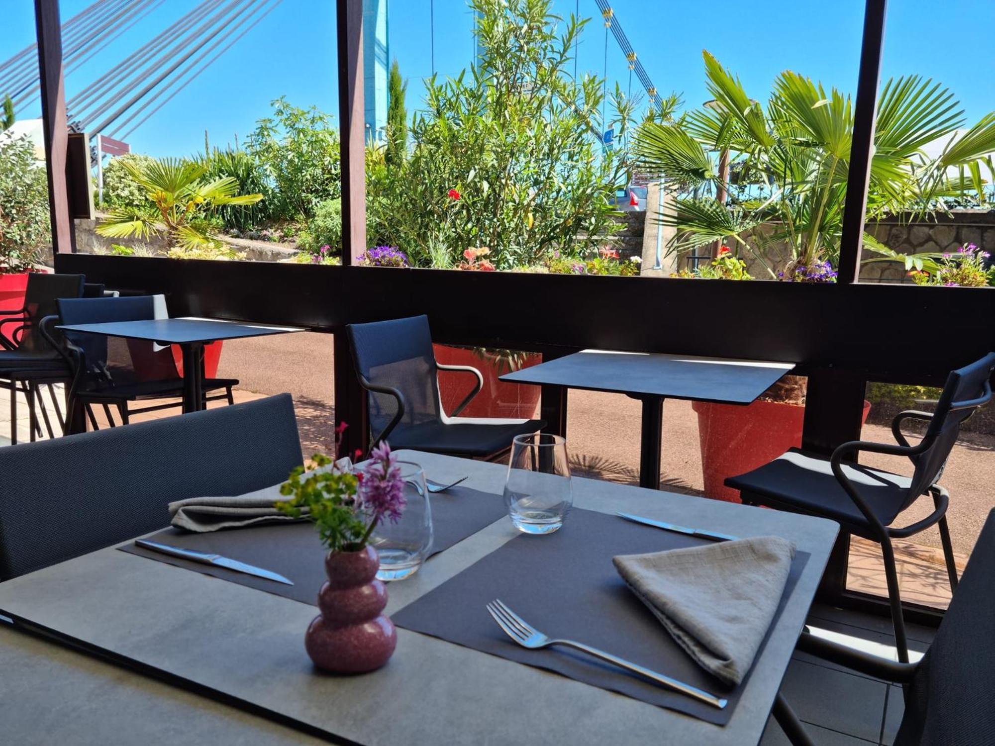 Logis Hotel Schaeffer- Restaurant Le Saint Georges Serrières-en-Chautagne エクステリア 写真