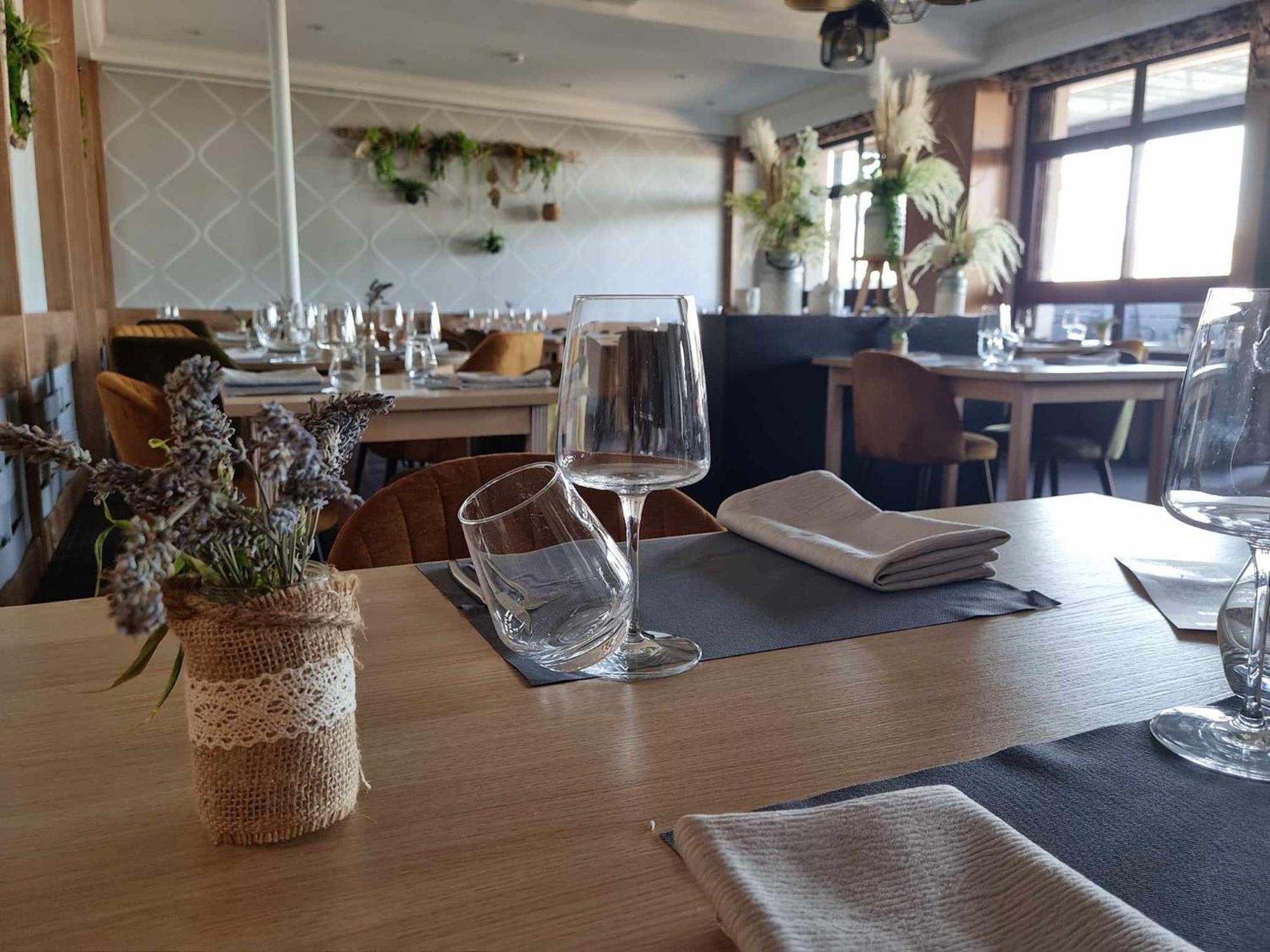 Logis Hotel Schaeffer- Restaurant Le Saint Georges Serrières-en-Chautagne エクステリア 写真