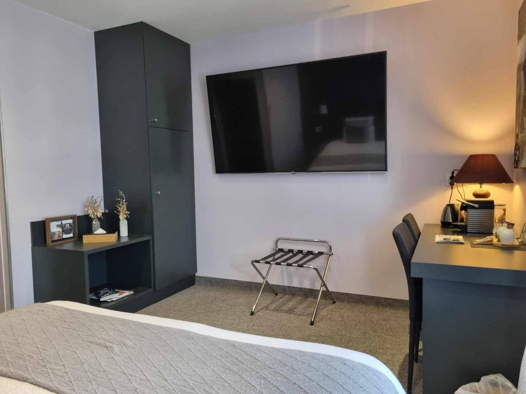 Logis Hotel Schaeffer- Restaurant Le Saint Georges Serrières-en-Chautagne エクステリア 写真
