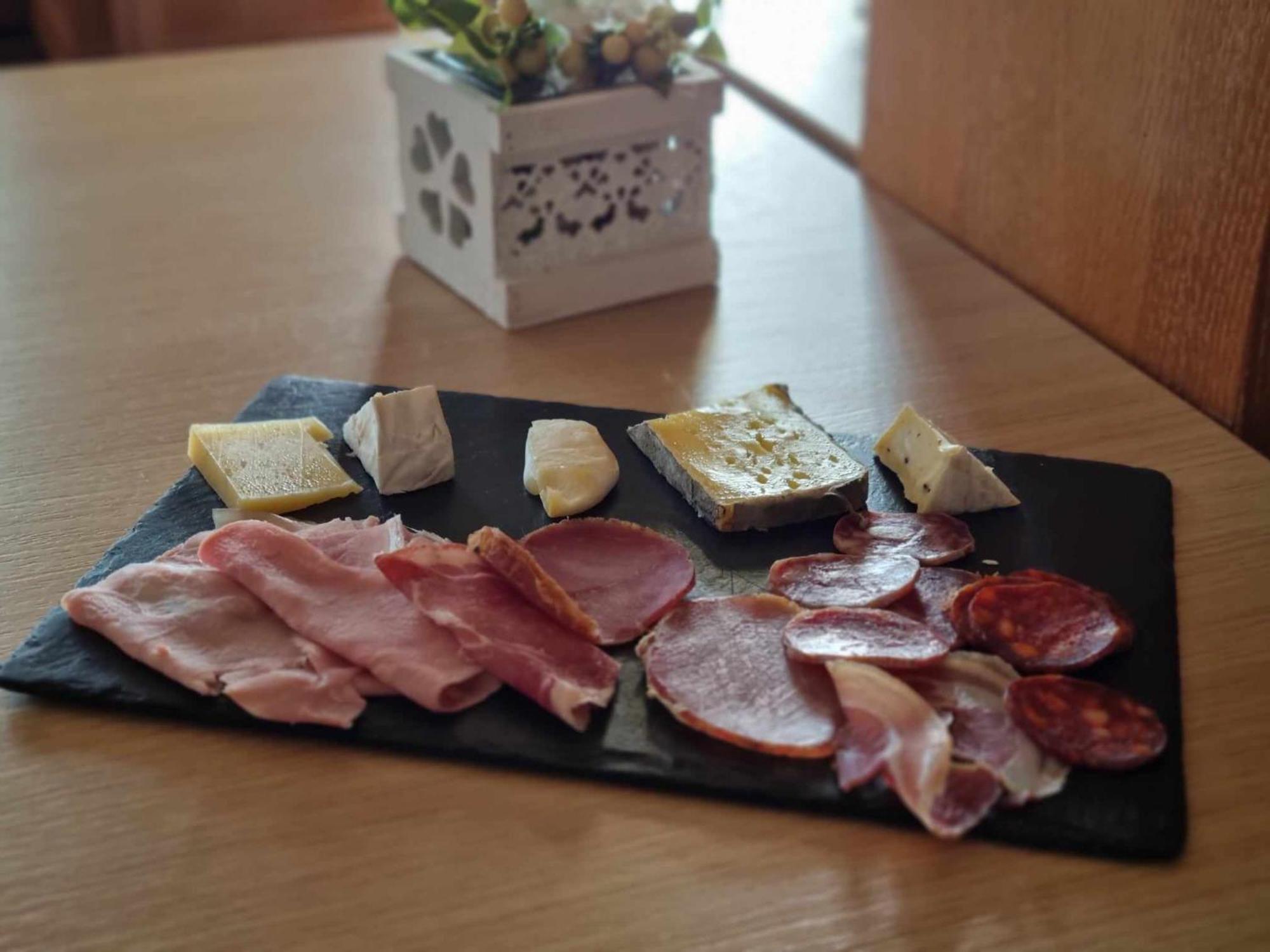 Logis Hotel Schaeffer- Restaurant Le Saint Georges Serrières-en-Chautagne エクステリア 写真