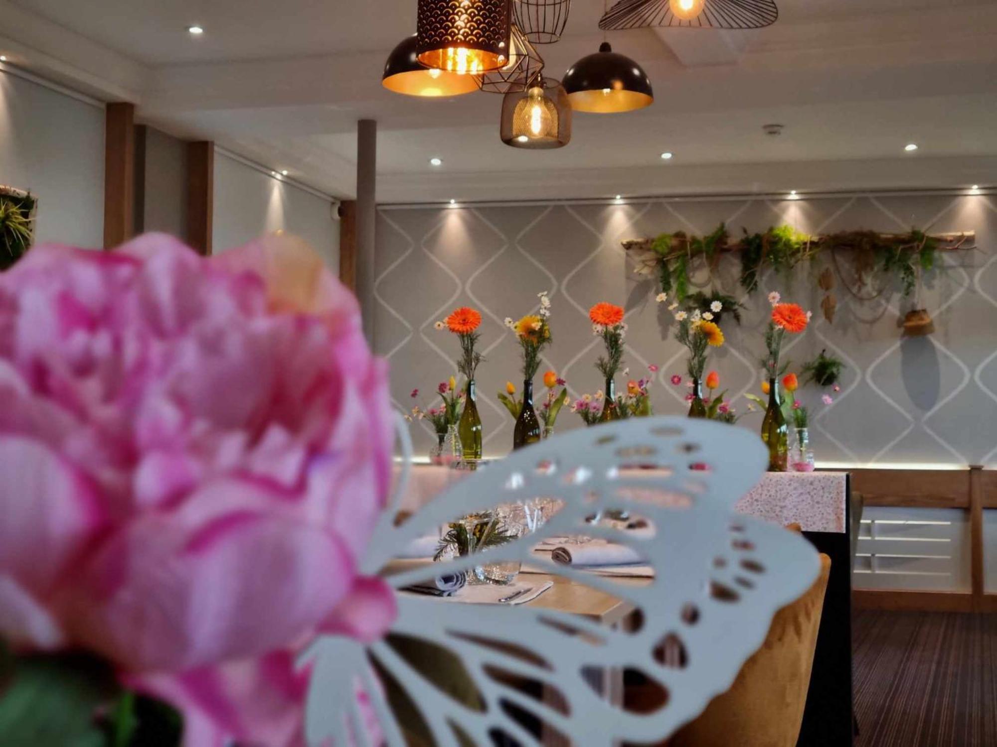 Logis Hotel Schaeffer- Restaurant Le Saint Georges Serrières-en-Chautagne エクステリア 写真